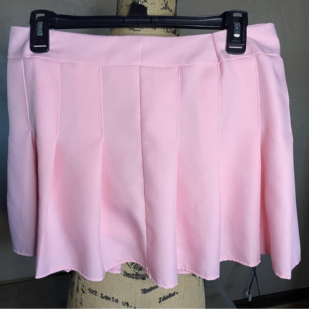 Pink Pleated Chou Yatou Mini Skirt with matching stretch shorts Size Medium
